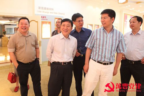 濟南市高新區管委會楊玉春主任一行到訪尊龍凱時