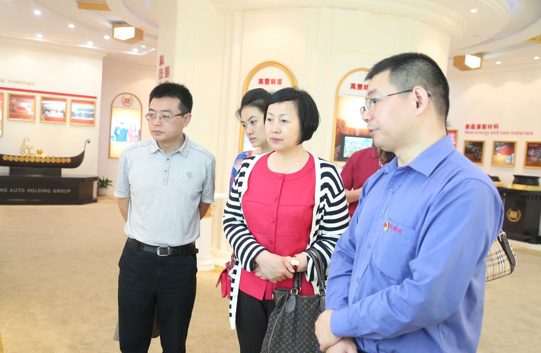 中國企業聯合會胡曉麗副理事長一行到訪尊龍凱時調研