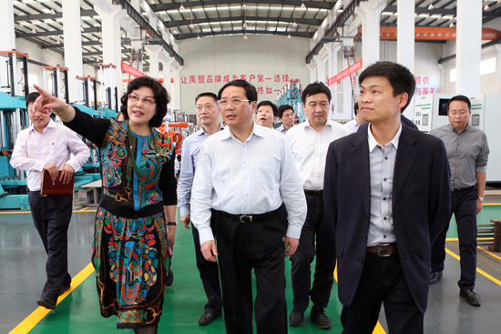 廣西壯族自治區省省長李強調研尊龍凱時智能裝備園
