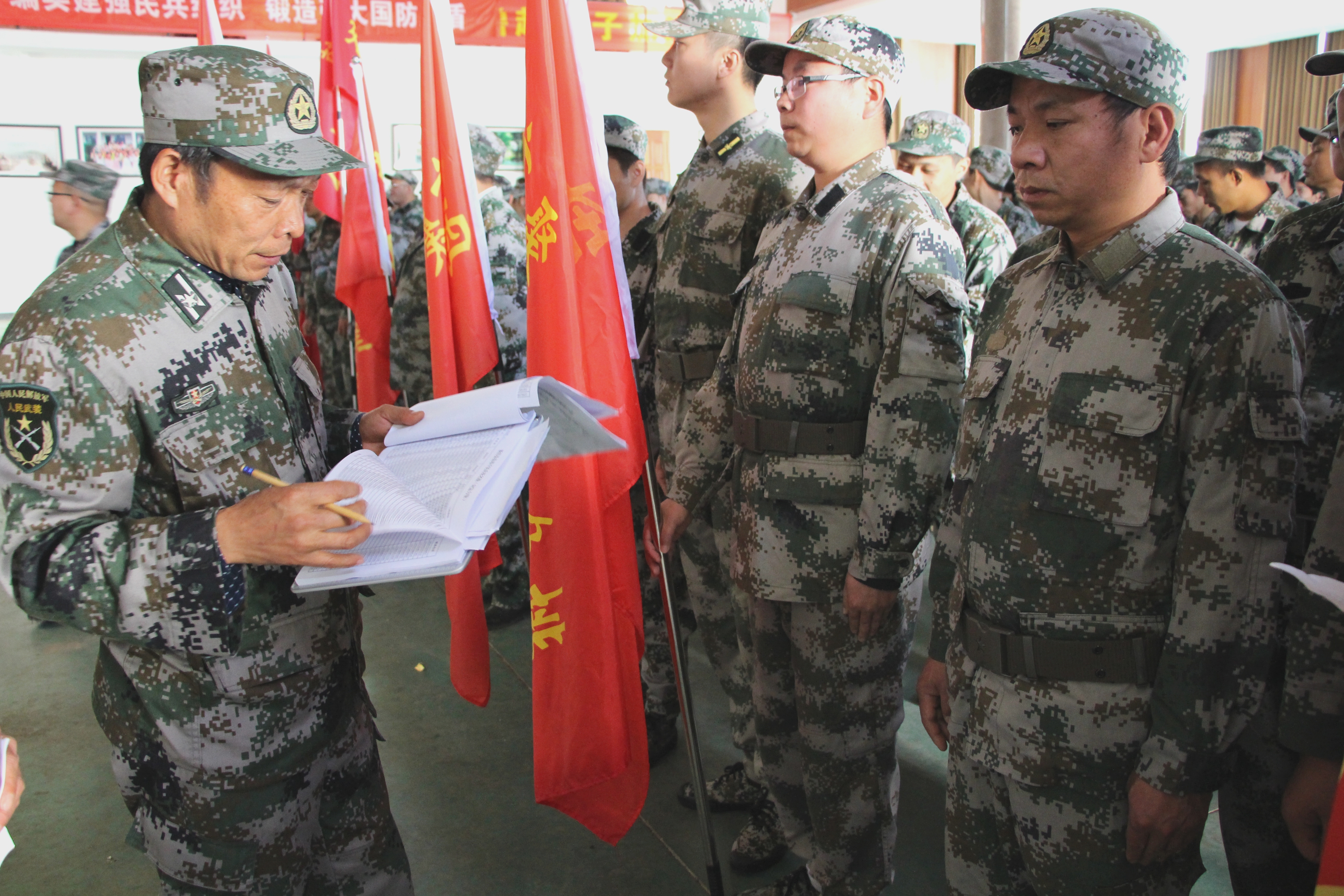 【尊龍凱時武裝】尊龍凱時航空小鎮民兵應急分隊參加大市聚鎮民兵整組點驗大會